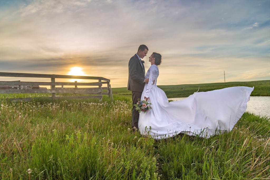 Alberta Girl Photography | 10345 Hidden Valley Dr NW, Calgary, AB T3A 4Z2, Canada | Phone: (403) 465-2605
