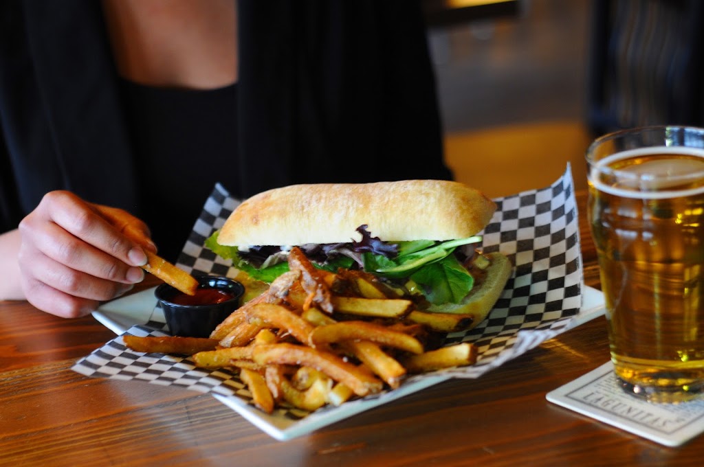 The Lobby Kitchen & Bar | 2545 S, Broad St, Regina, SK S4P 0M9, Canada | Phone: (306) 789-5545