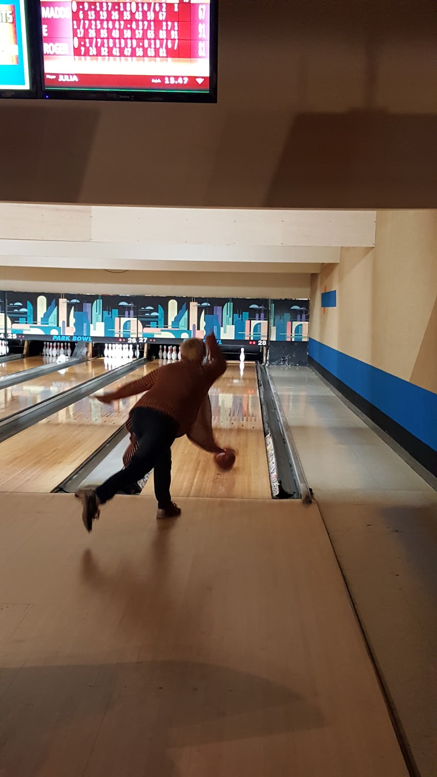 Park Bowl / Splitz Grille | 4175 Meridian St, Bellingham, WA 98229, USA | Phone: (360) 734-1430