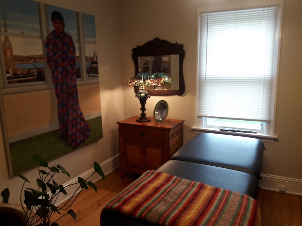 Glen Bowen Works Human and Animal Bowen Therapy | 127 Green St, Lunenburg, NS B0J 2C0, Canada | Phone: (902) 634-4696