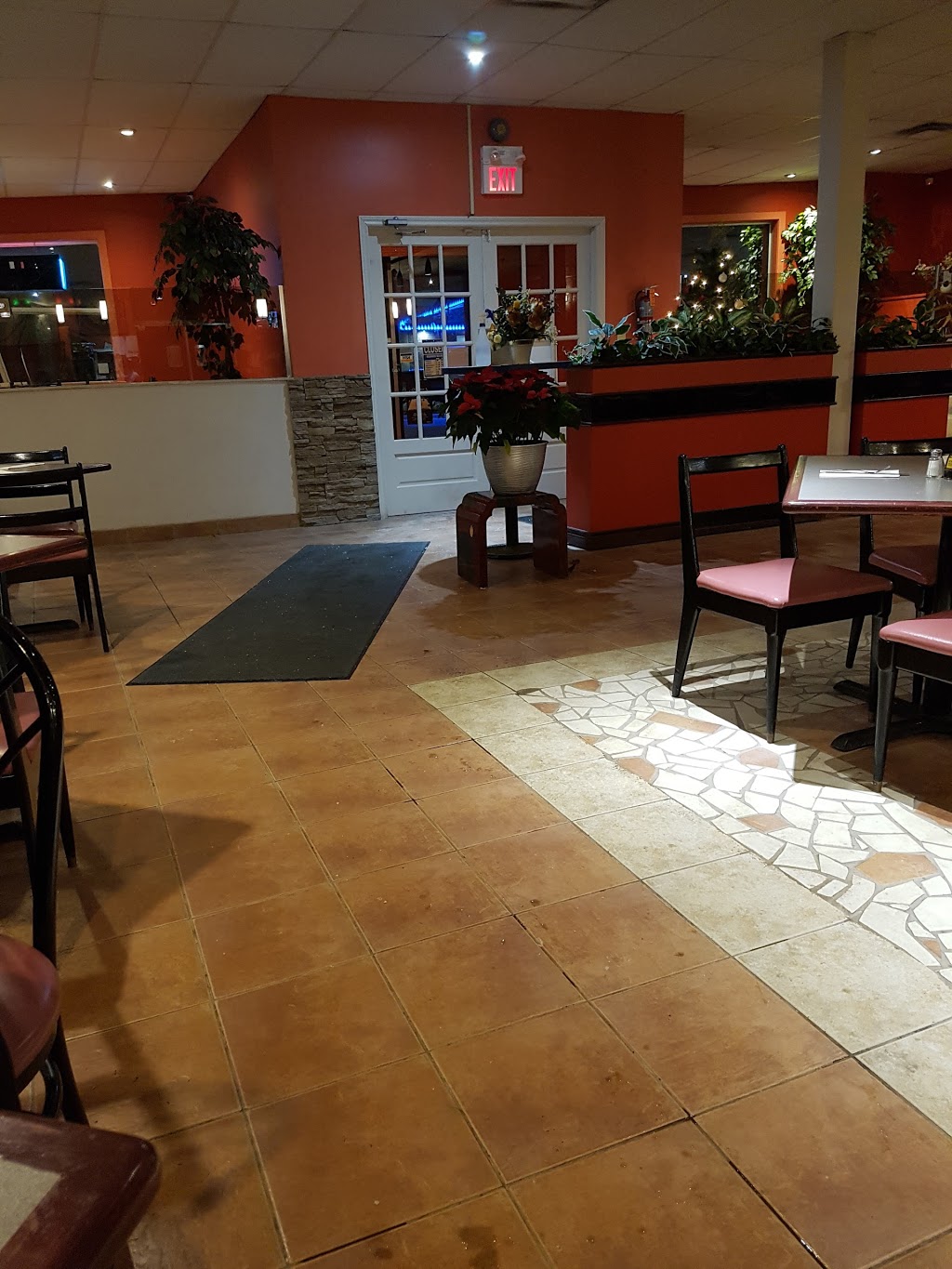 Ho Wah Restaurant | 1073 Tecumseh Rd E, Windsor, ON N8W 1B3, Canada | Phone: (519) 945-5251