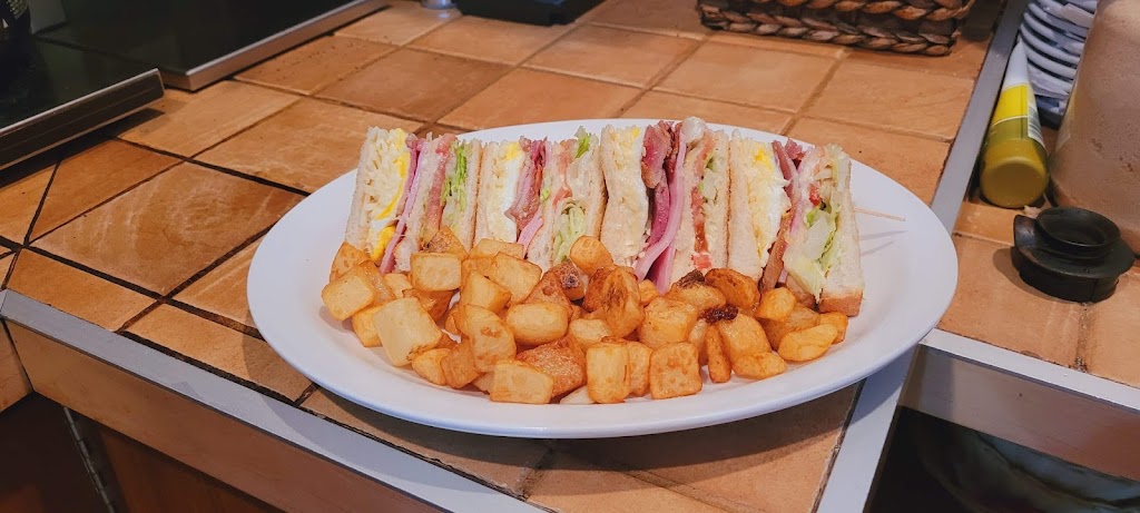 Restaurant Le Dlice | 2655 Bd du Royaume, Jonquière, QC G7S 4S9, Canada | Phone: (418) 548-3330