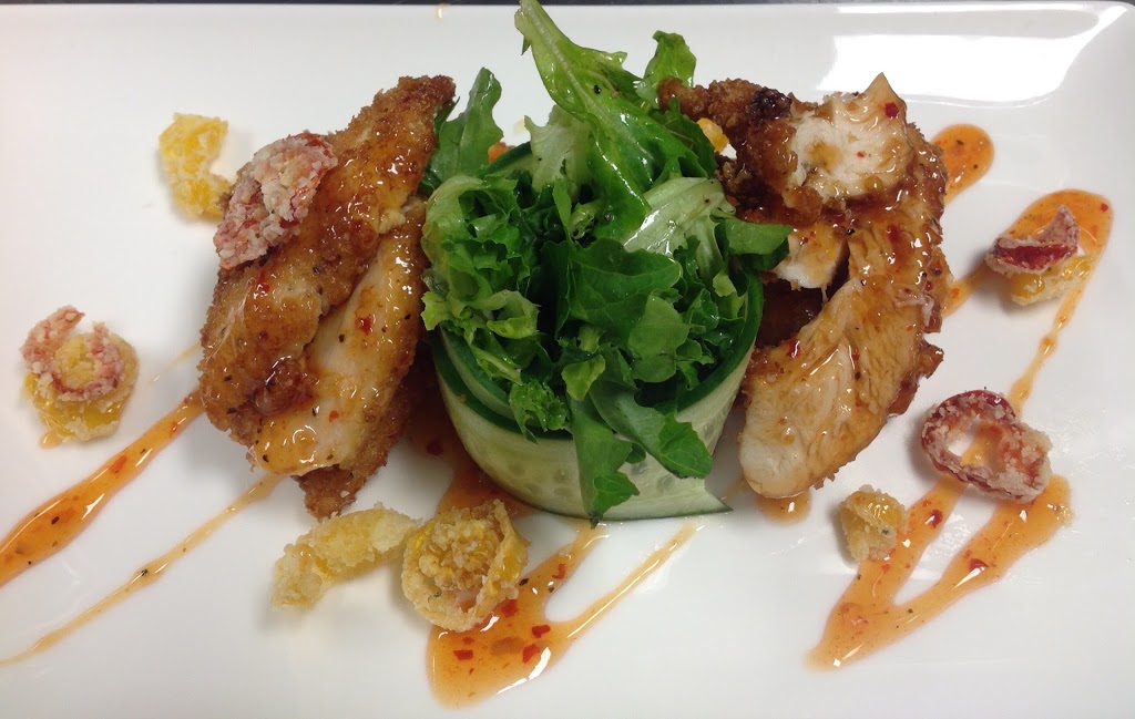 Maximes Restaurant and Lounge | 1131 St Marys Rd, Winnipeg, MB R2M 3T9, Canada | Phone: (204) 257-1521