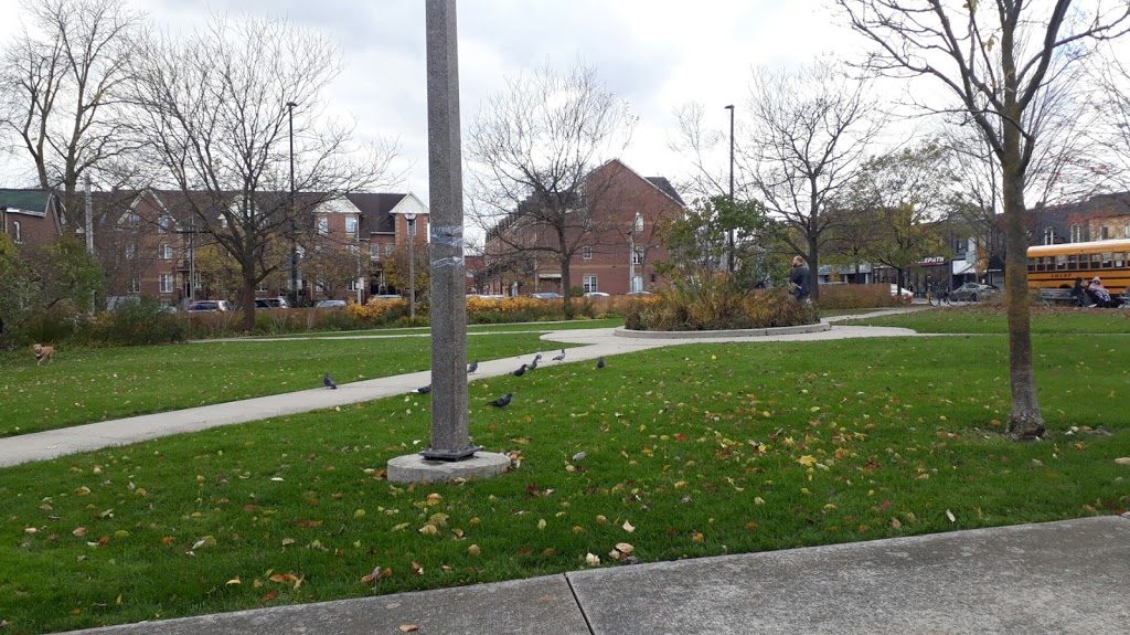 Robertson Parkette | 1549 Danforth Ave, Toronto, ON M4J 1N8, Canada | Phone: (416) 338-4386