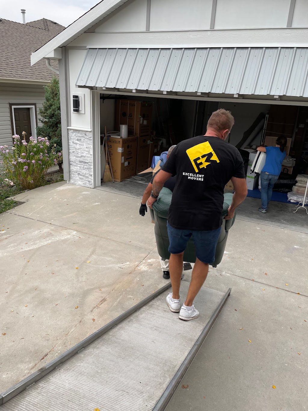 I & T Excellent Movers | 4690 Hawk Ln #414, Tsawwassen, BC V4M 0C4, Canada | Phone: (604) 720-0308