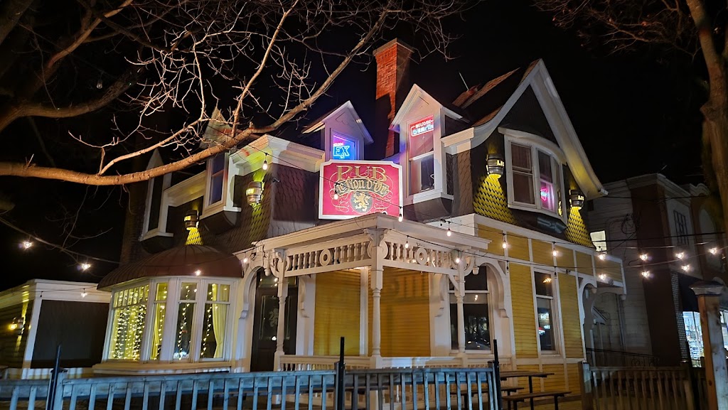 Le Lion dOr - Pub | 2902 Rue College, Sherbrooke, QC J1M 1T4, Canada | Phone: (819) 565-1015