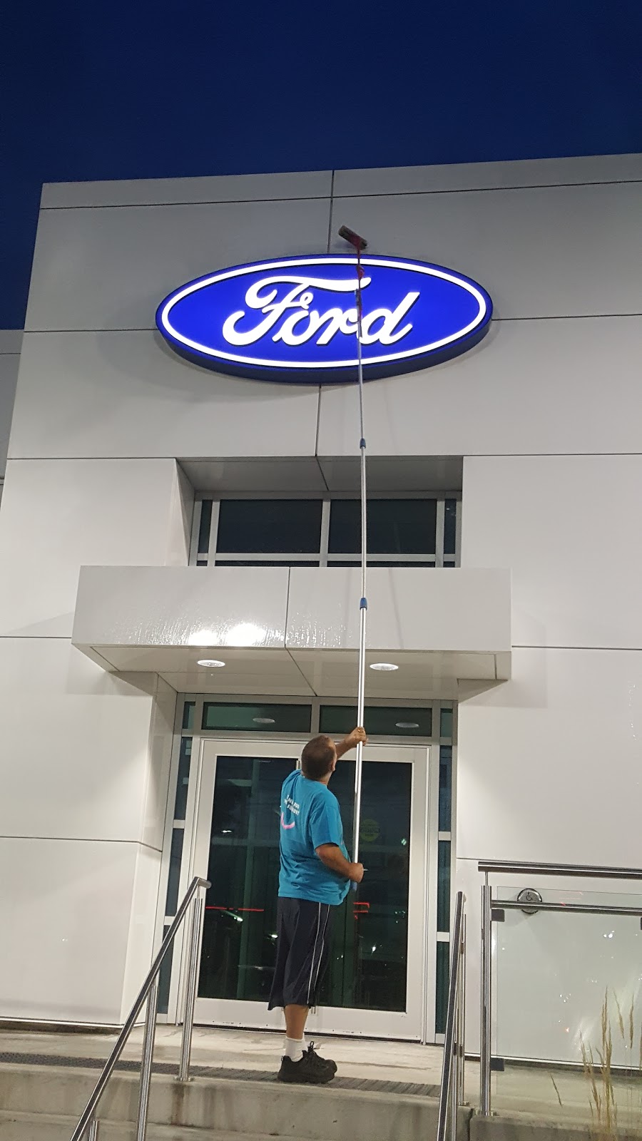 Dixie Ford Sales | 5495 Dixie Rd, Mississauga, ON L4W 1E6, Canada | Phone: (905) 629-1300