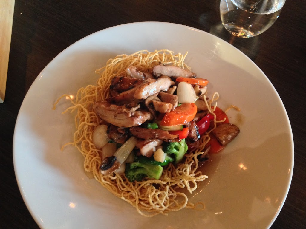Chotto Resto Lounge | 1463 Boulevard Lionel-Boulet #106, Varennes, QC J3X 1P7, Canada | Phone: (450) 652-6888
