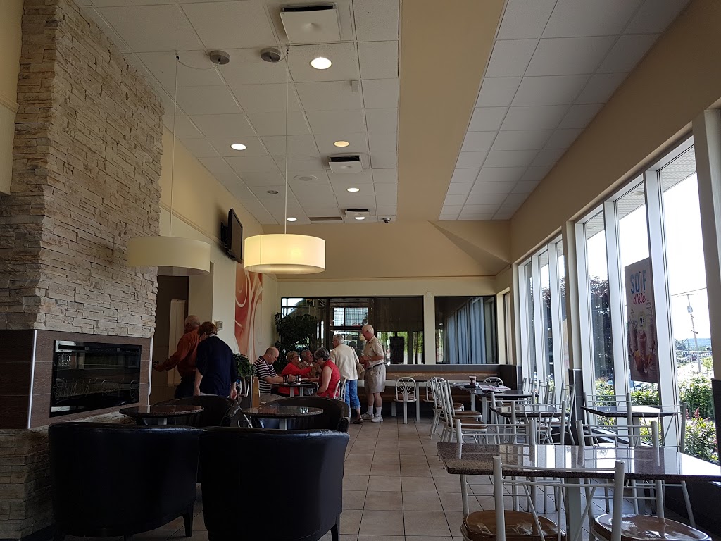 McDonalds | 424 Rue de la Rivière, Cowansville, QC J2K 3H8, Canada | Phone: (450) 263-5505