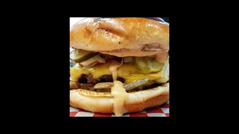 Lamar Donair & Burgers | 17-160 Meadowood Dr, Winnipeg, MB R2M 5L6, Canada | Phone: (204) 421-7770