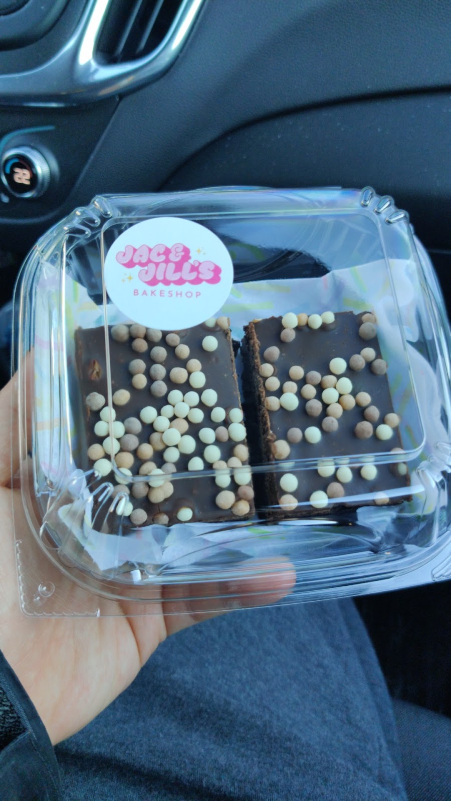 Jac and Jills Bakeshop | 5550 Lawrence Ave E Unit 5, Scarborough, ON M1C 3B2, Canada | Phone: (416) 282-2253