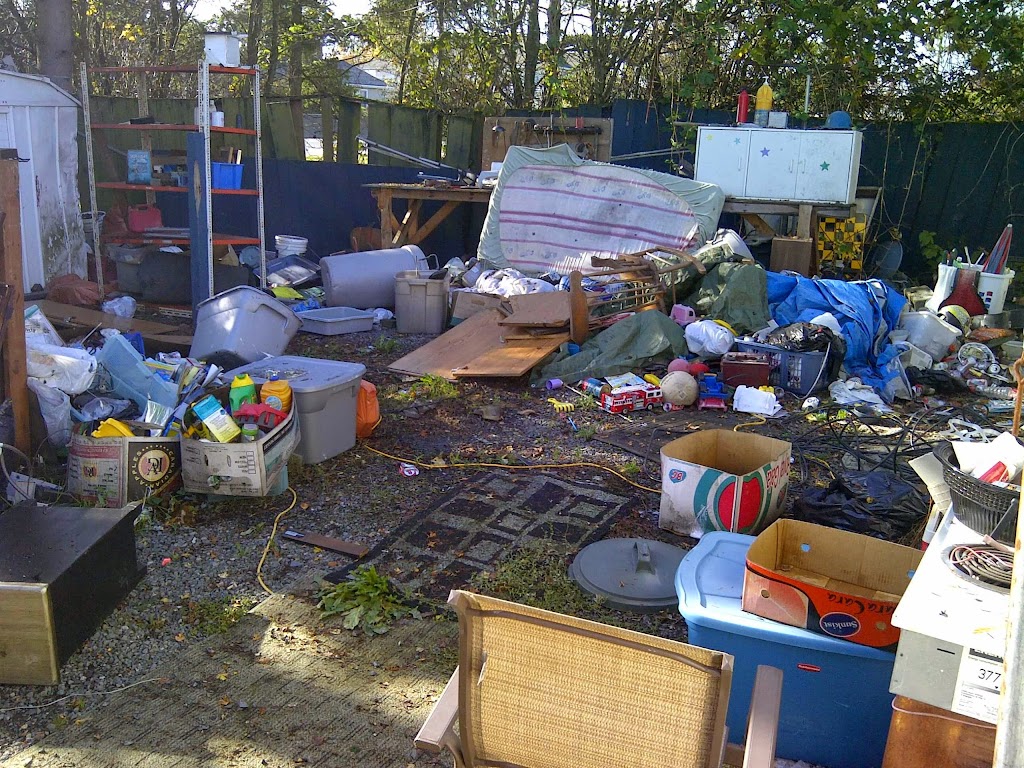 Haul a Day Junk Removal Victoria BC | 1645 Ryan St, Victoria, BC V8R 2X5, Canada | Phone: (250) 888-1221