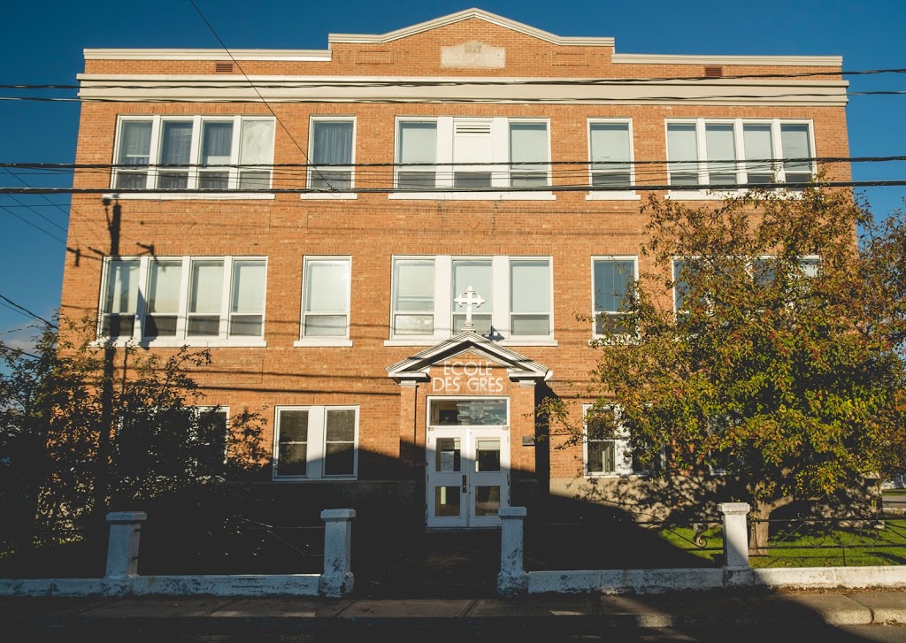 School Des Grès | 1200 Rue Principale, Saint-Étienne-des-Grès, QC G9C 1M2, Canada | Phone: (819) 840-4319