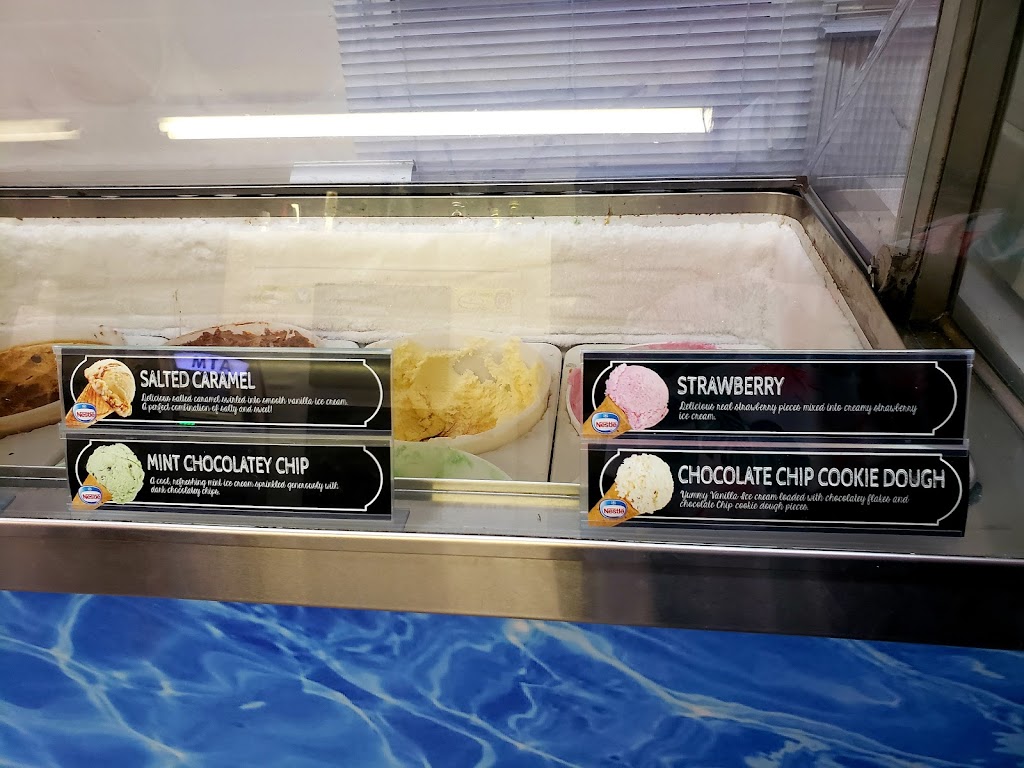A&Ls Royal Scoop | 691 River Rd E, Wasaga Beach, ON L9Z 2M3, Canada | Phone: (416) 315-0286