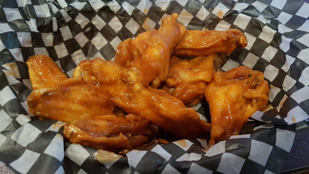 Zervos Tavern | 1605 33rd Street West, Saskatoon, SK S7L 5L5, Canada | Phone: (306) 665-6565