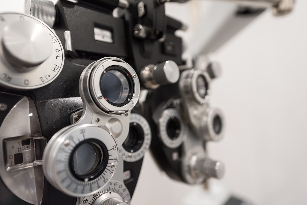 Globe Vision - Optométrie & lunetterie | 16070 Av. Saint-Louis, Saint-Hyacinthe, QC J2T 3E6, Canada | Phone: (450) 768-2582
