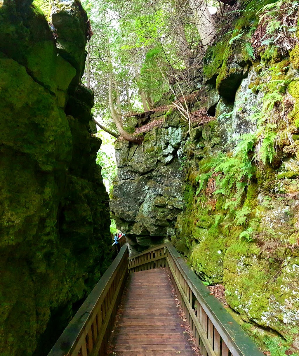 Mono Cliffs Provincial Park | 795122 3rd line, Orangeville, ON L9W 2Y8, Canada | Phone: (705) 435-2498
