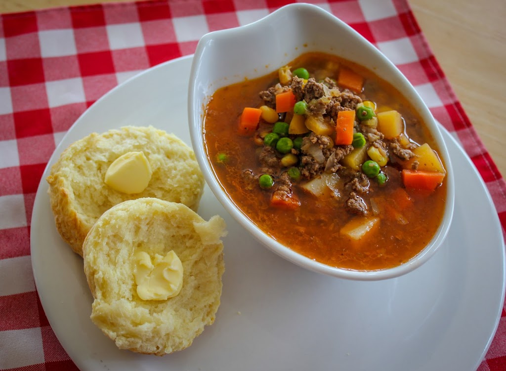 Café du Crique | 91 Old Church Rd, Middle West Pubnico, NS B0W 2M0, Canada | Phone: (902) 762-2530