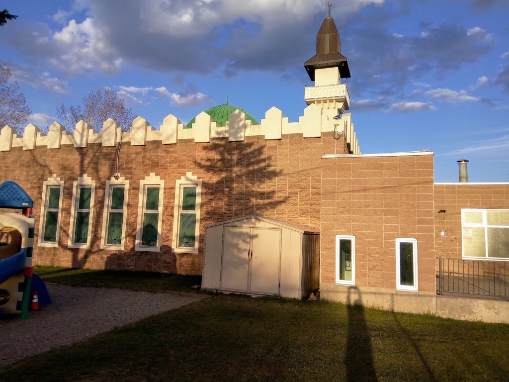 SW Masjid/Mosque - Calgary Islamic Center | 5615 14 Ave SW, Calgary, AB T3H 2E8, Canada | Phone: (403) 242-1637