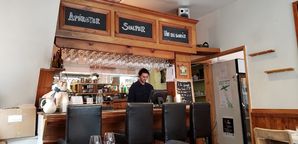 Le Moine Echanson | 585 Rue Saint-Jean, Québec, QC G1R 1P5, Canada | Phone: (418) 524-7832
