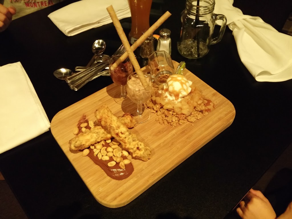 Le Monte Carlo | 60 Rue Saint Paul, Charlemagne, QC J5Z 1G3, Canada | Phone: (450) 581-2222