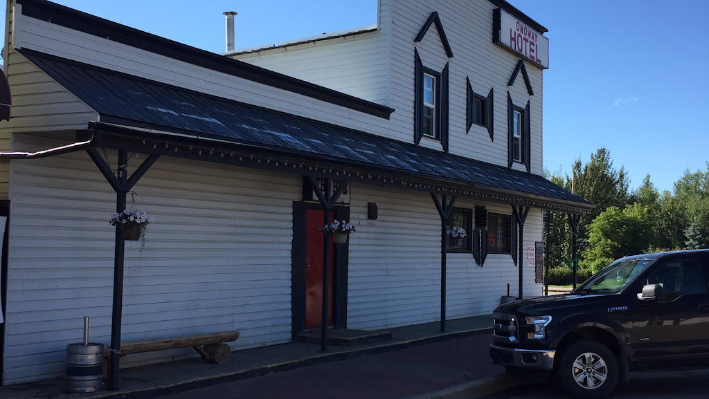 Onoway Hotel Hub Tavern And Kitchen | 4918 50 St, Onoway, AB T0E 1V0, Canada | Phone: (780) 967-2390