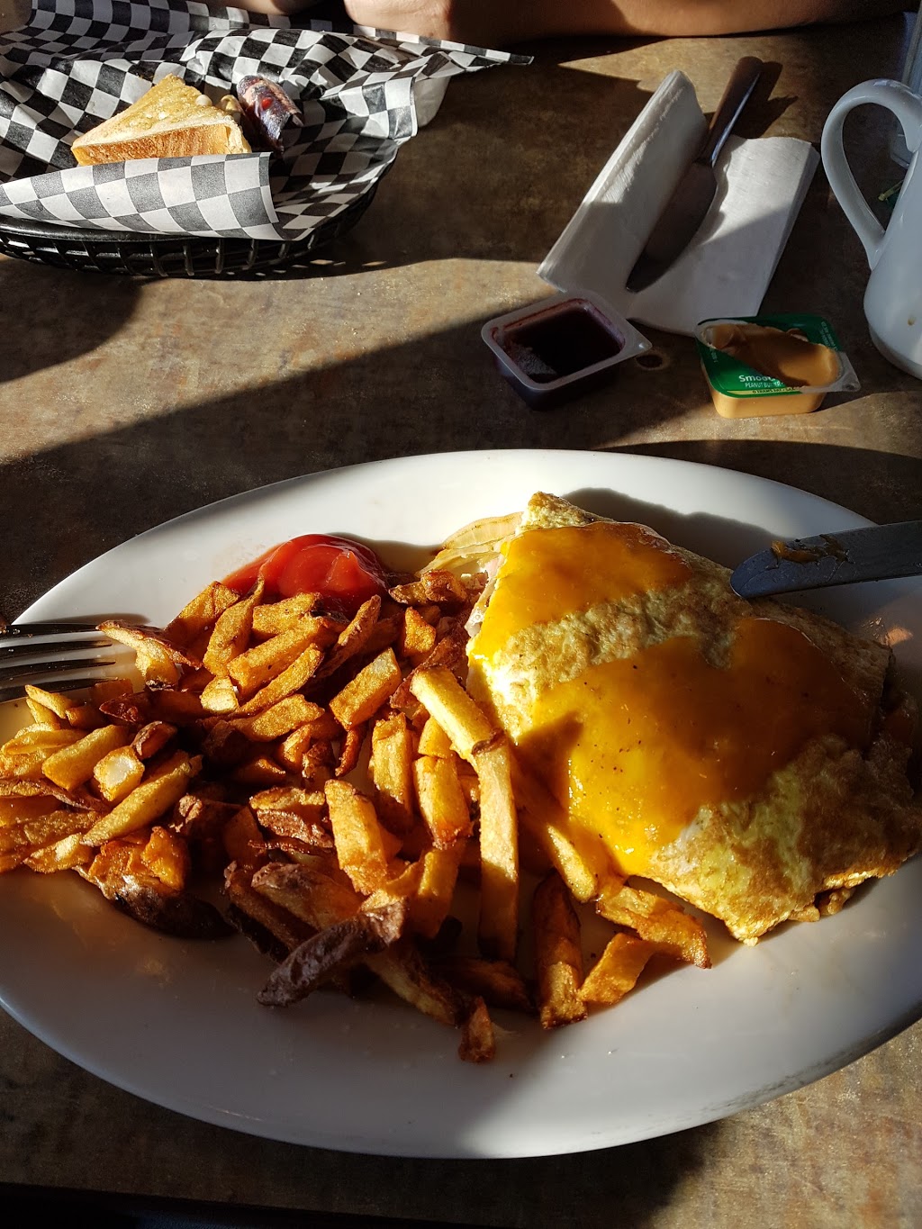 Country Porch | 989 Murray Ave, Winnipeg, MB R2P 2V4, Canada | Phone: (204) 487-6724