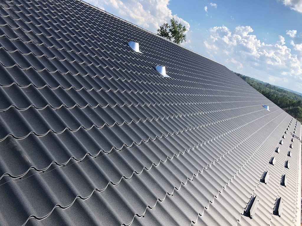 Monarchy Roofing Inc. | 3135 Universal Dr Unit 8, Mississauga, ON L4X 2E6, Canada | Phone: (416) 826-1197