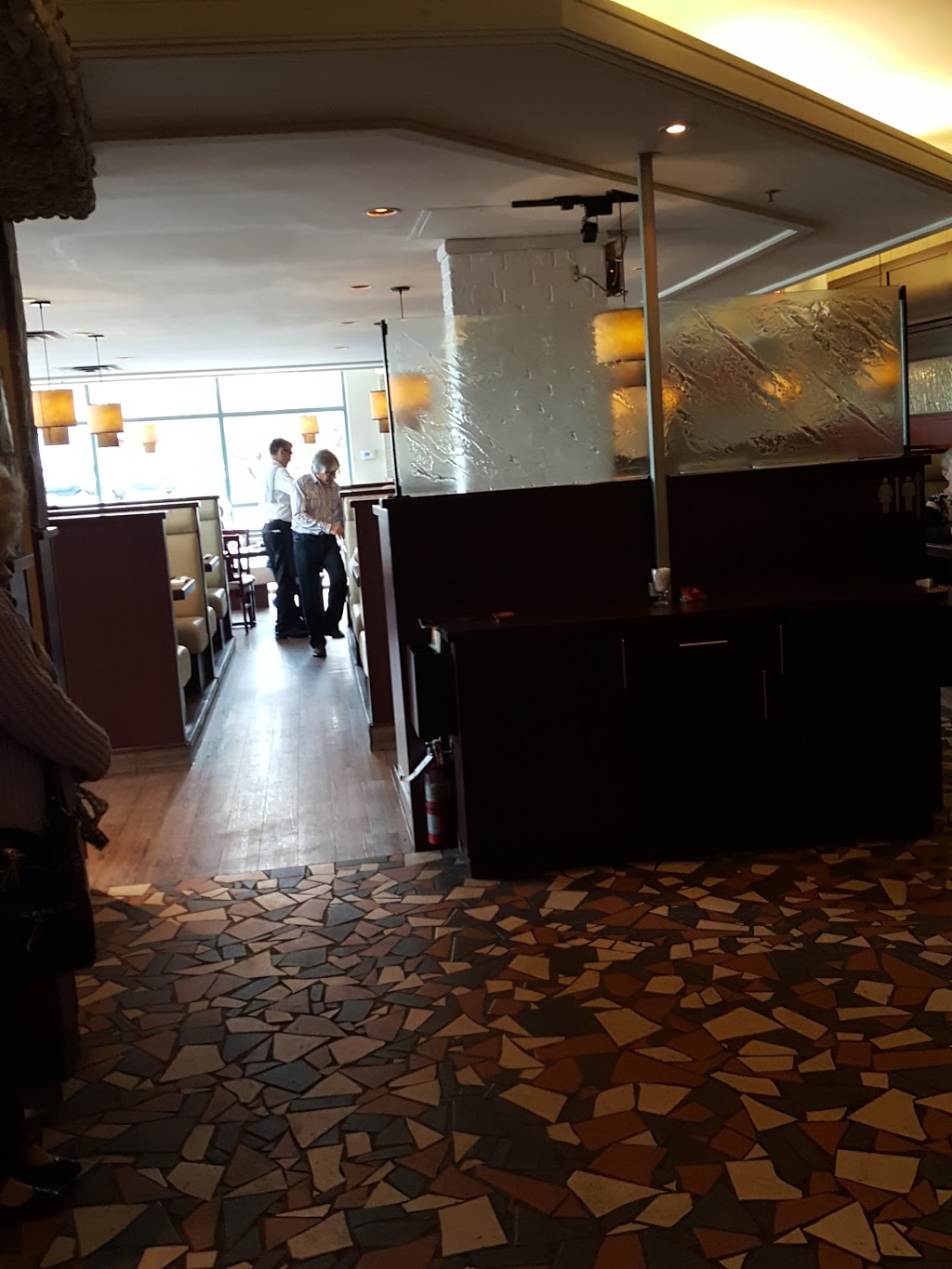 Restaurant Casa Grècque | 690 Rue de Montbrun, Boucherville, QC J4B 8H2, Canada | Phone: (450) 449-2249