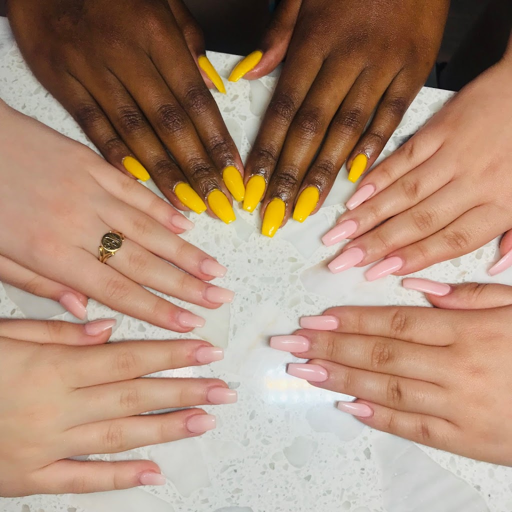 Jolie Nails & Spa | 1770 St Clair Ave W, Toronto, ON M6N 1J3, Canada | Phone: (416) 656-2520