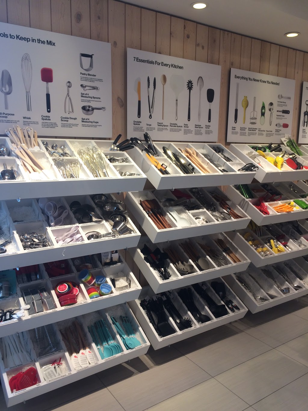 Crate and Barrel | Shopping Center, Square One, 95 Square One Dr, Mississauga, ON L5B 0E2, Canada | Phone: (905) 949-1545