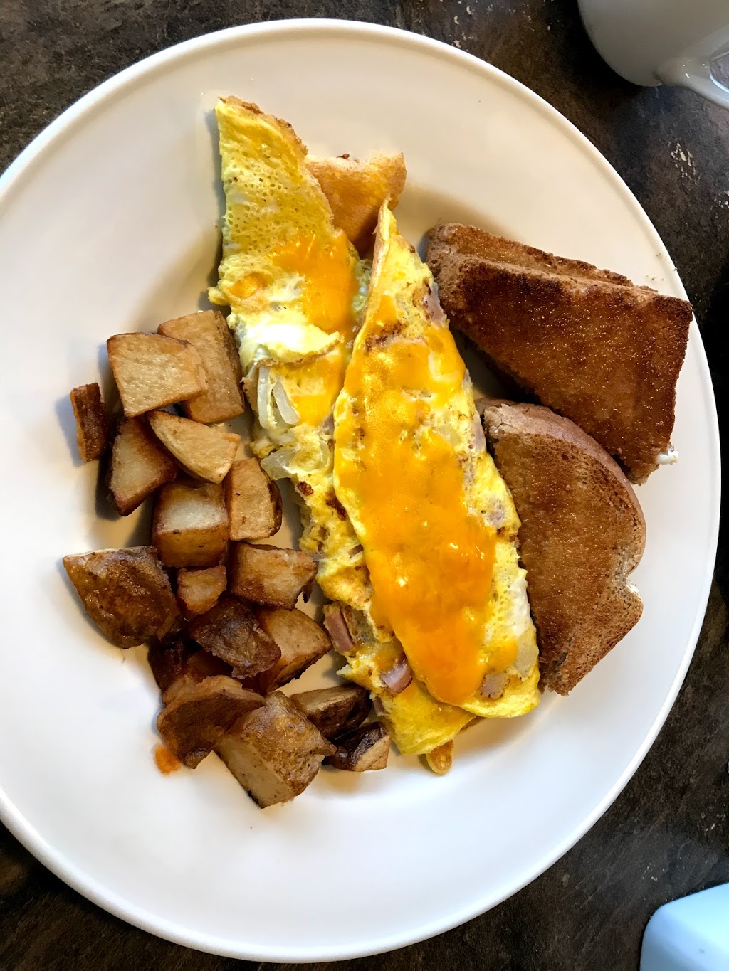 Fifties Good Time Cafe | 590 Monaghan Rd, Peterborough, ON K9J 5H9, Canada | Phone: (705) 741-3812