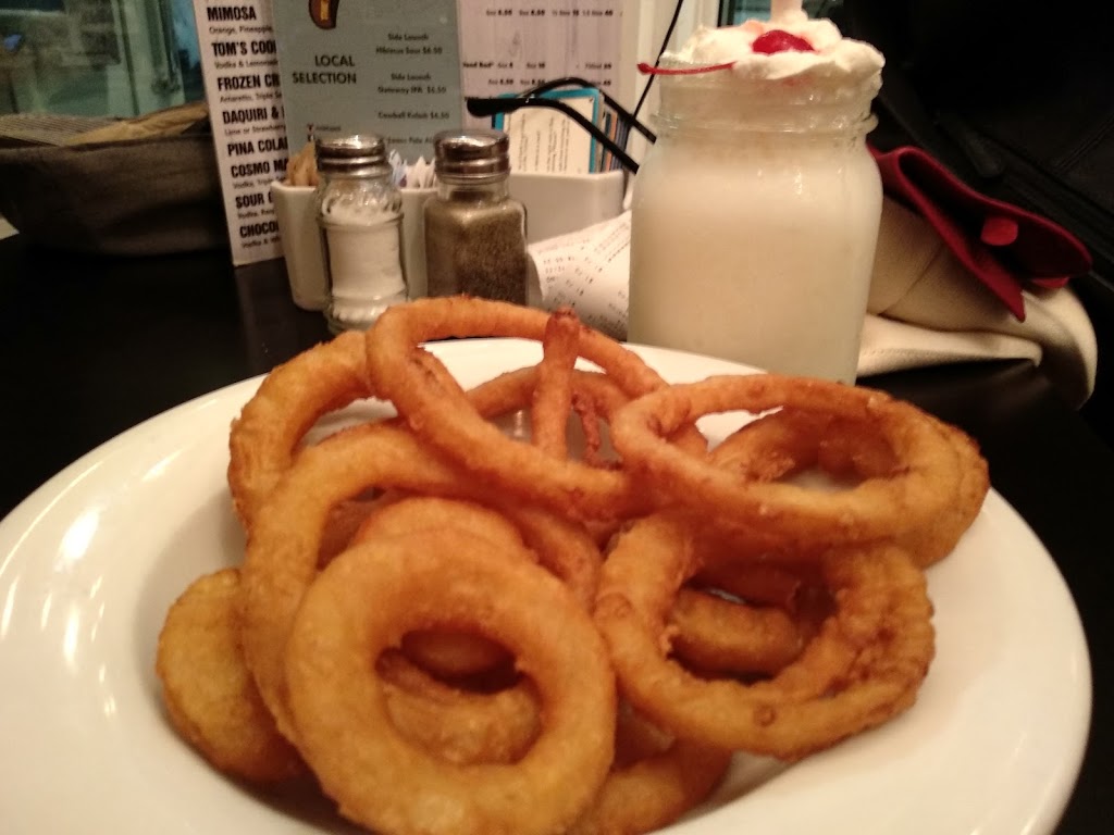 The Leeky Canoe | 94 N Sykes St, Meaford, ON N4L 1N8, Canada | Phone: (519) 538-1377