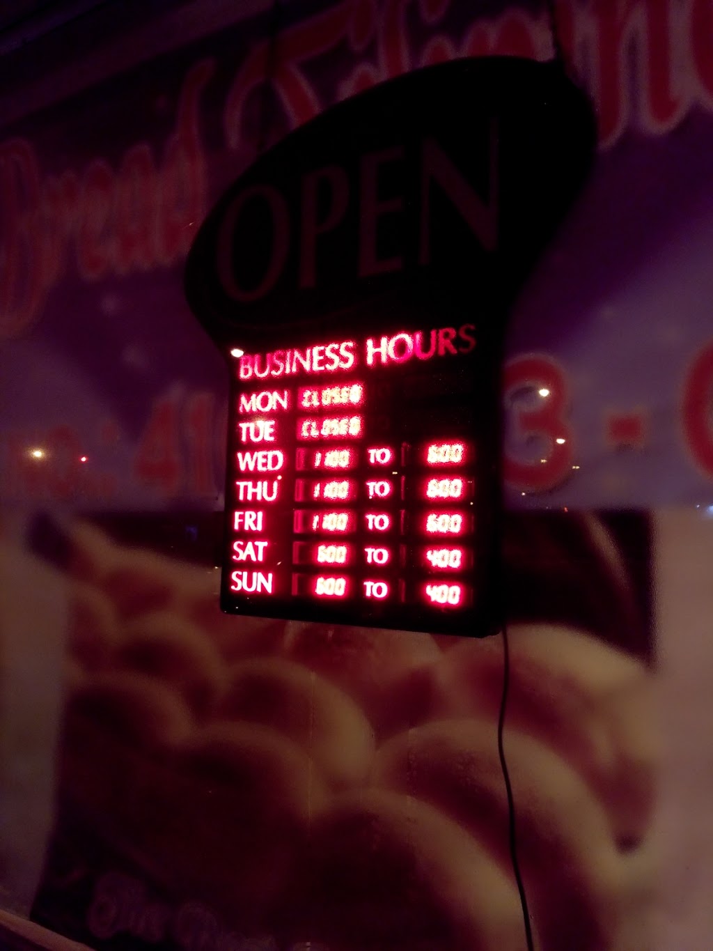 Daily Bread Bakery | 332 Wilson Av, North York, ON M3H 1S9, Canada | Phone: (416) 633-0220