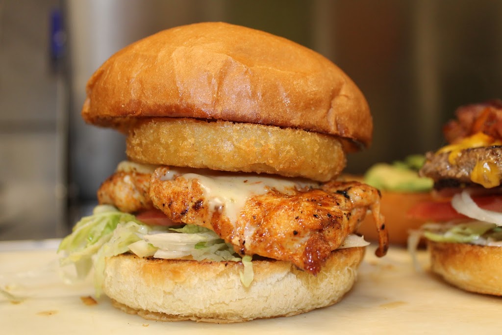 Twisted Burger | 205 Rue Saint-Louis, LeMoyne, QC J4R 2L3, Canada | Phone: (450) 646-5974