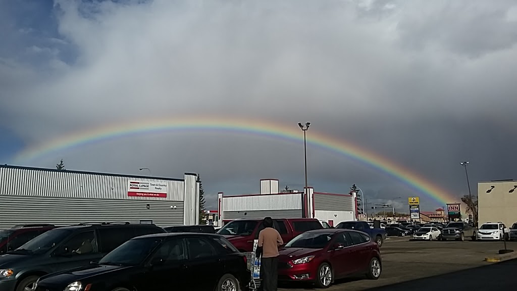 Giant Tiger | 10211 100 St, Westlock, AB T7P 2G5, Canada | Phone: (780) 349-4926