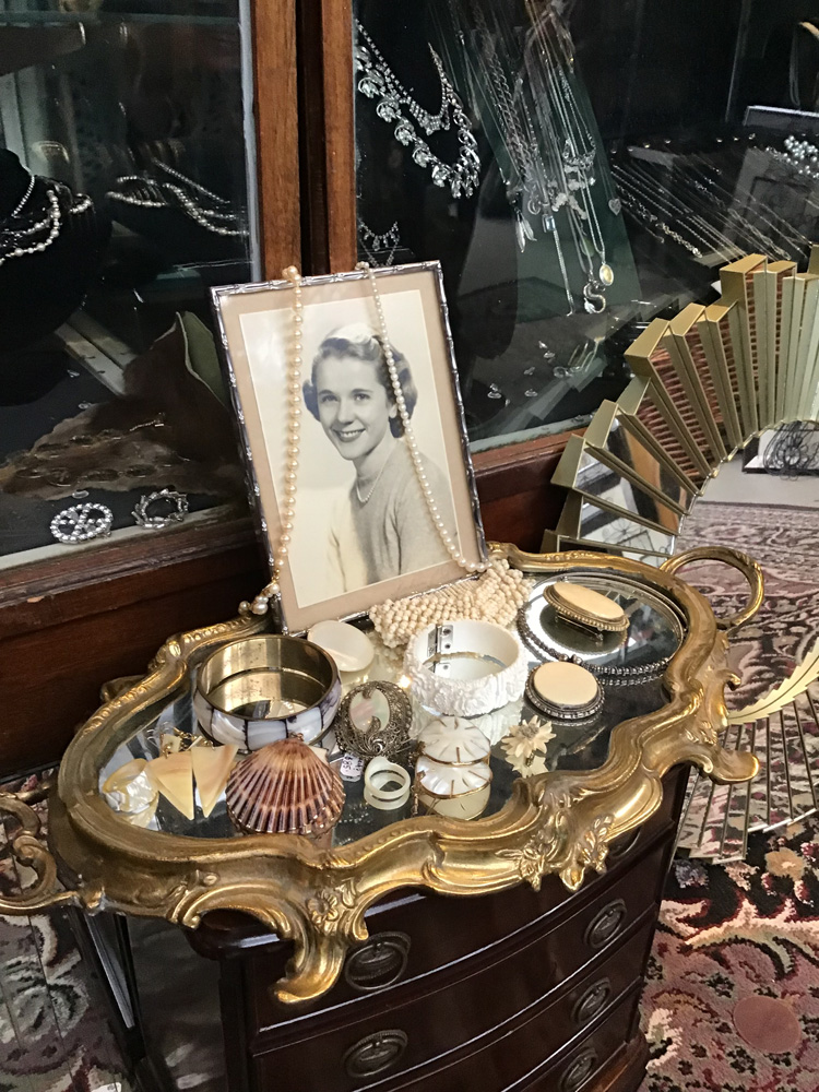 Past Glories of Toad Hollow | 78 John St, Orangeville, ON L9W 2P8, Canada | Phone: (519) 216-0138
