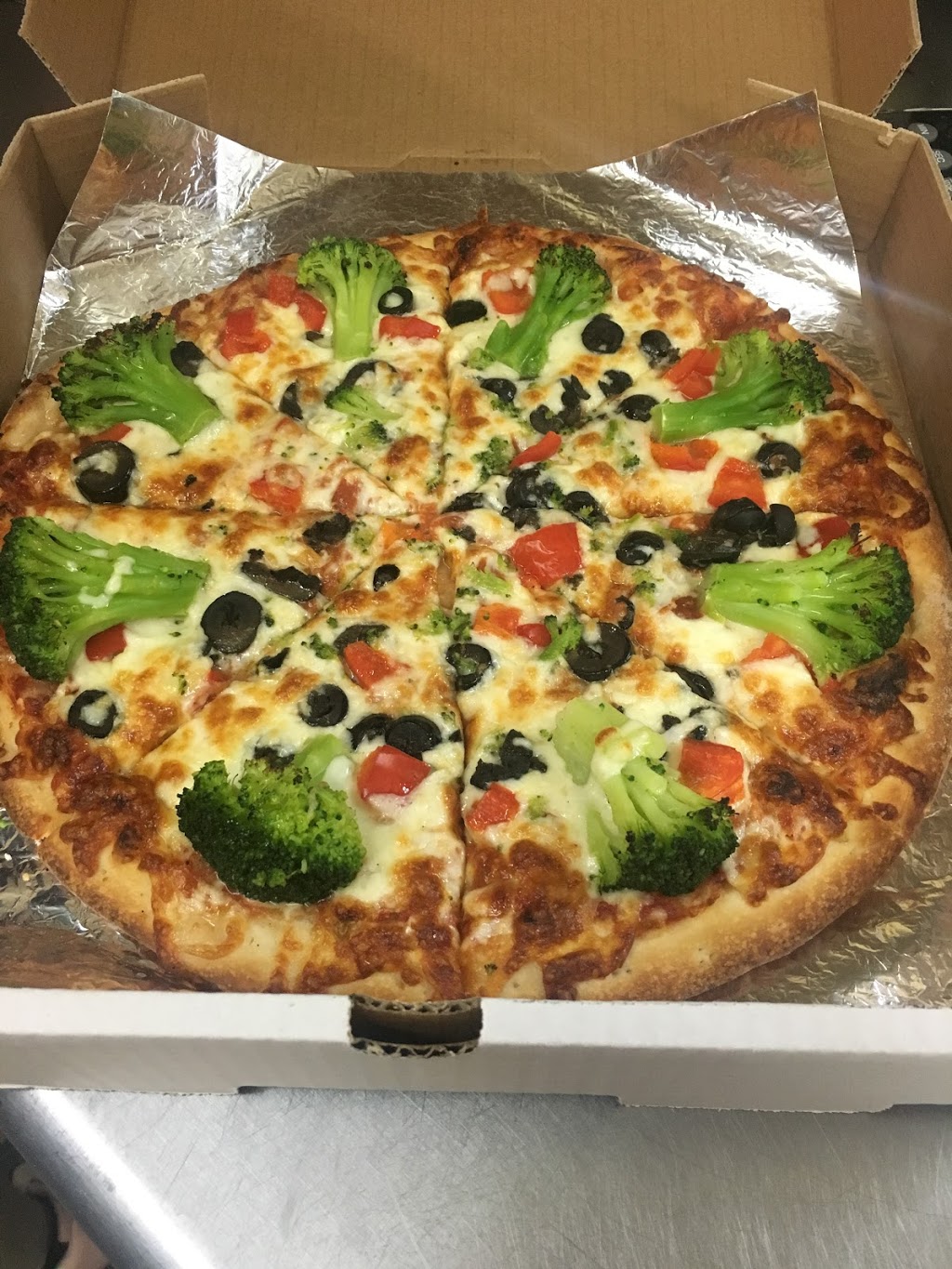 Apollo Pizza and Wings | 695 Hamilton Rd, London, ON N5Z 1T5, Canada | Phone: (519) 453-3150