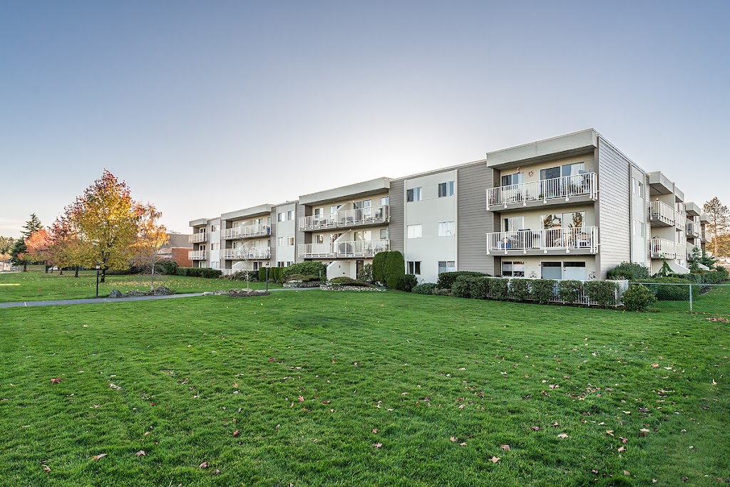 Lochside Apartments | 2530 Mt Newton Cross Rd, 7840 Lochside Dr, Saanichton, BC V8M 2B9, Canada | Phone: (778) 678-6003