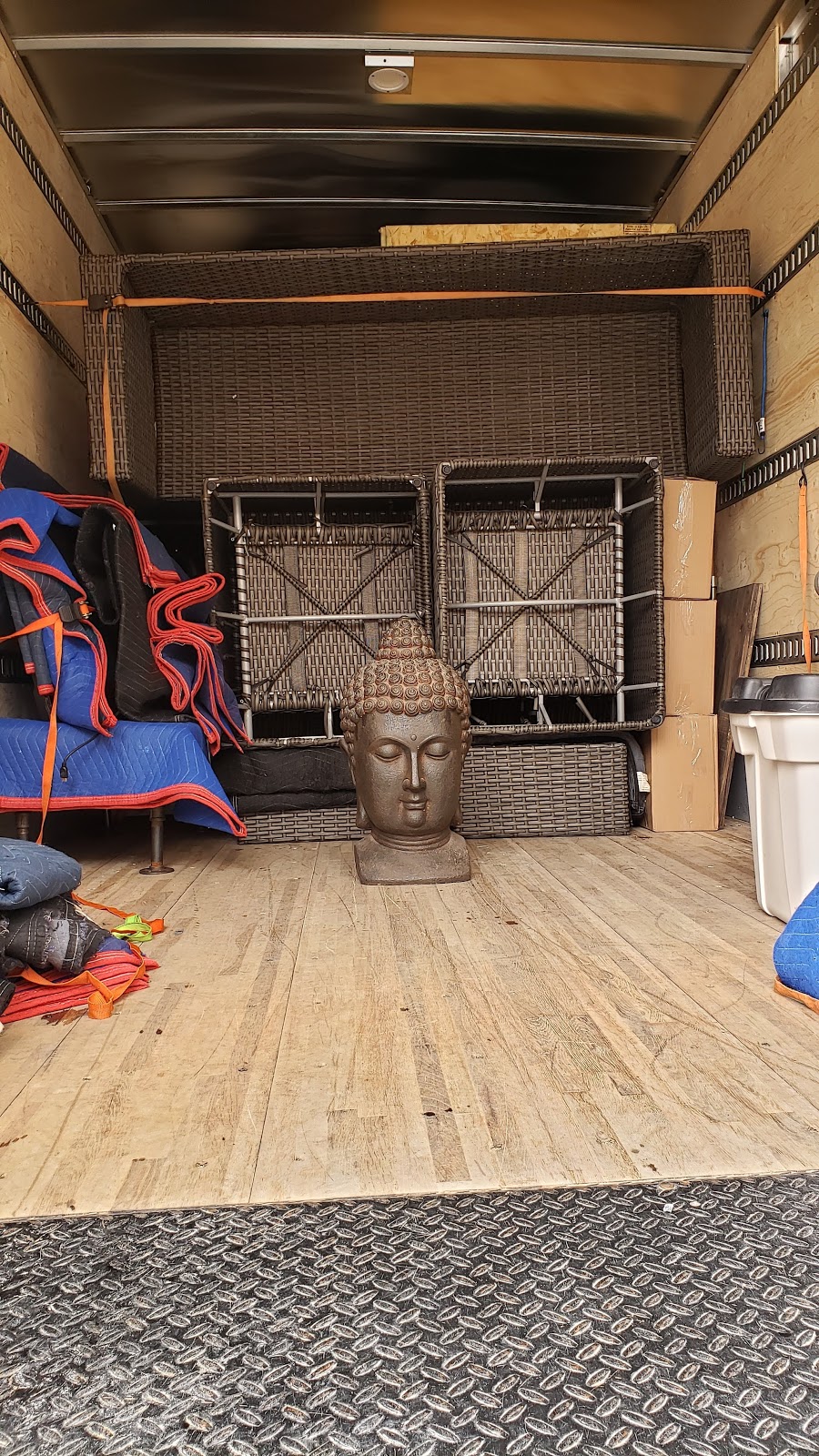 Rockstar Movers Inc | 2065 Amherst Heights Ct, Burlington, ON L7P 4R7, Canada | Phone: (647) 999-5710