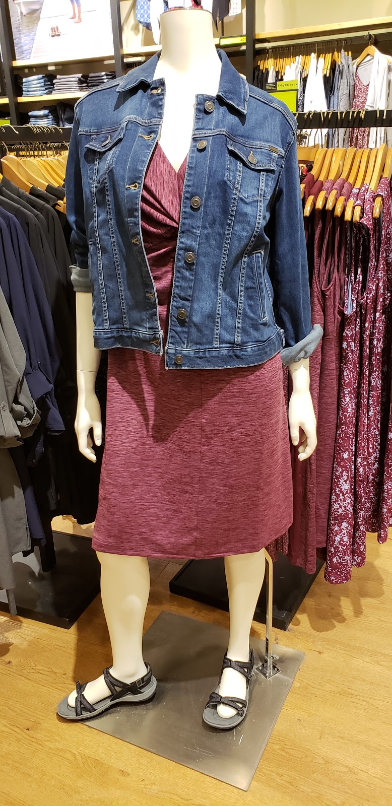 Eddie Bauer | 5000 Hwy 7 #325A, Markham, ON L3R 4M9, Canada | Phone: (905) 513-6969