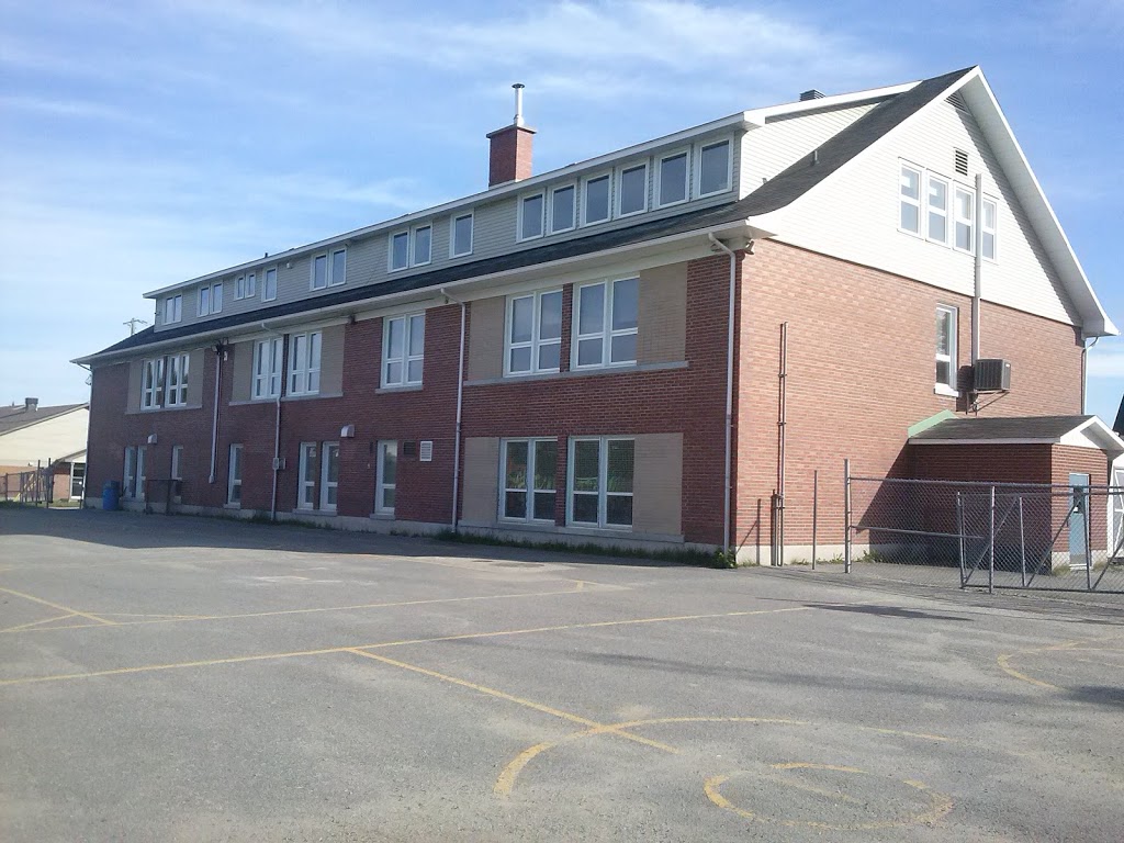École Notre-Dame-Du-Perpétuel-Secours | 480 Rue du Curé Charles Lemire, Ham-Nord, QC G0P 1A0, Canada | Phone: (819) 344-2595