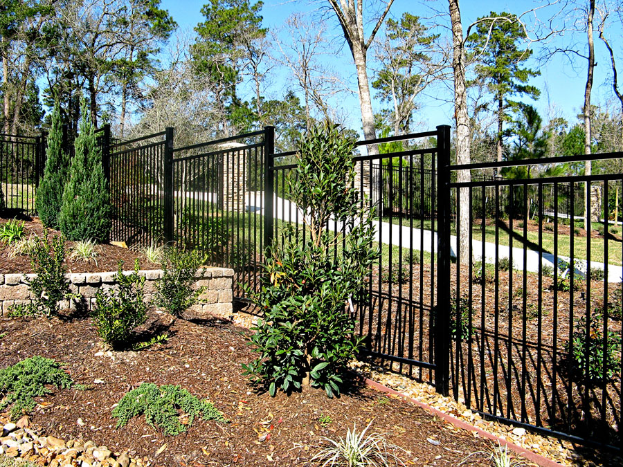 Unique Fences And Decks | 1299 Danforth Rd, Scarborough, ON M1J 1G6, Canada | Phone: (437) 777-9899