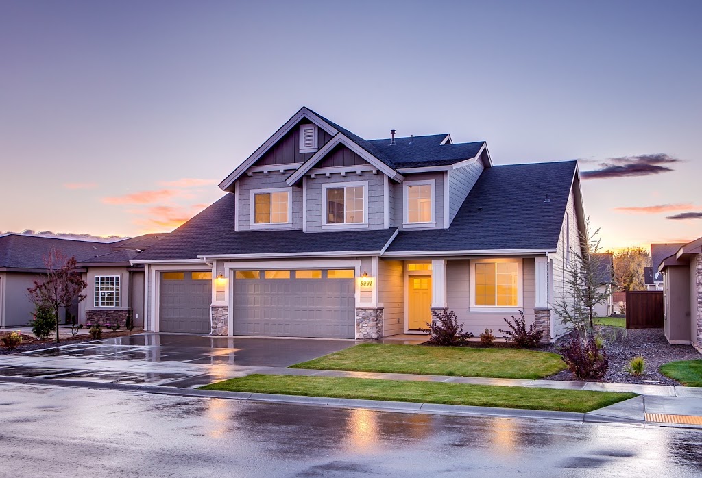 Kingston Roofing Contractors | 1272 Layten Ave, Kingston, ON K7P 2V5, Canada | Phone: (613) 817-6116