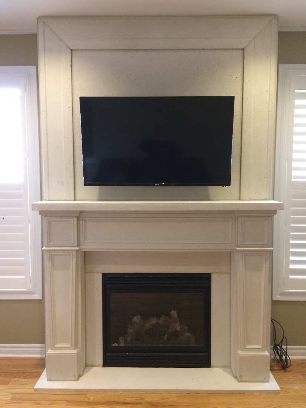 LUXX | 7250 Keele St UNIT 4, Concord, ON L4K 1Z8, Canada | Phone: (647) 907-1110