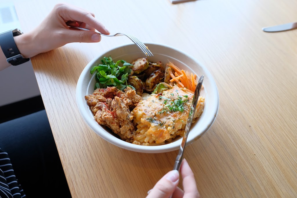 Fleets Food Meal Delivery Toronto | 369 Church St, Toronto, ON M5B 1Z9, Canada | Phone: (416) 977-9924