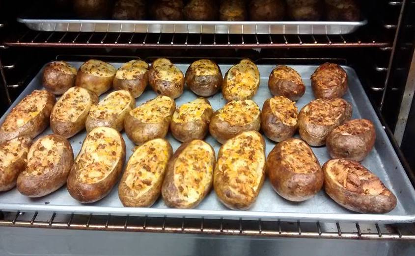 Scott Saunders Rollin Roaster Catering | 3969 Matilda St, Dublin, ON N0K 1E0, Canada | Phone: (226) 302-4818