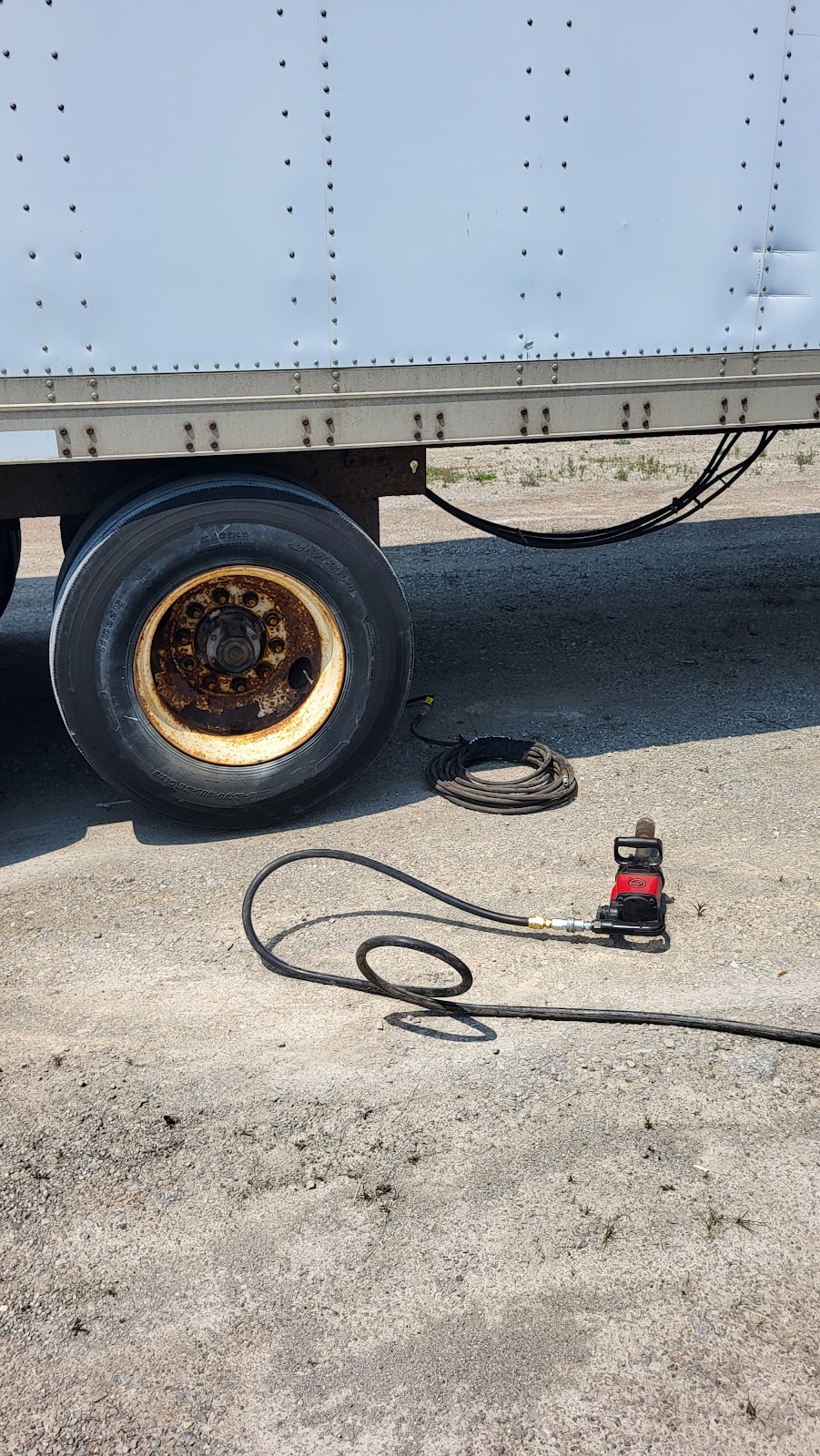Howie Truck and Trailer Ltd. | 745196 Oxford Road 17, Woodstock, ON N4S 7W2, Canada | Phone: (519) 465-4572