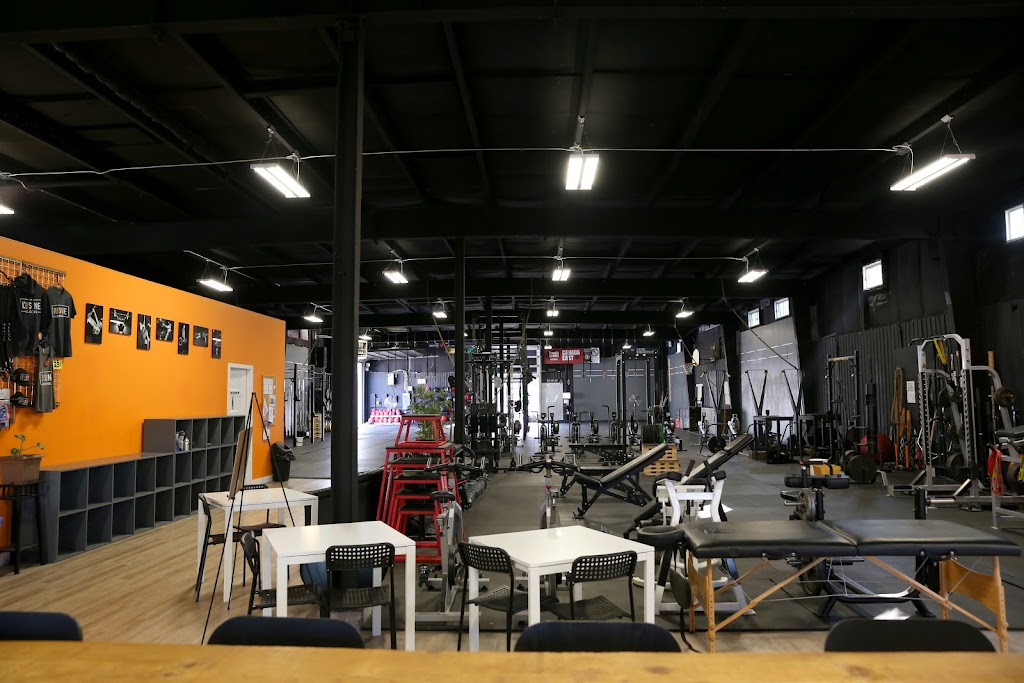 Lusine Crossfit Longueuil | 635 Rue du Parc-Industriel, Longueuil, QC J4H 3V7, Canada | Phone: (450) 677-3507