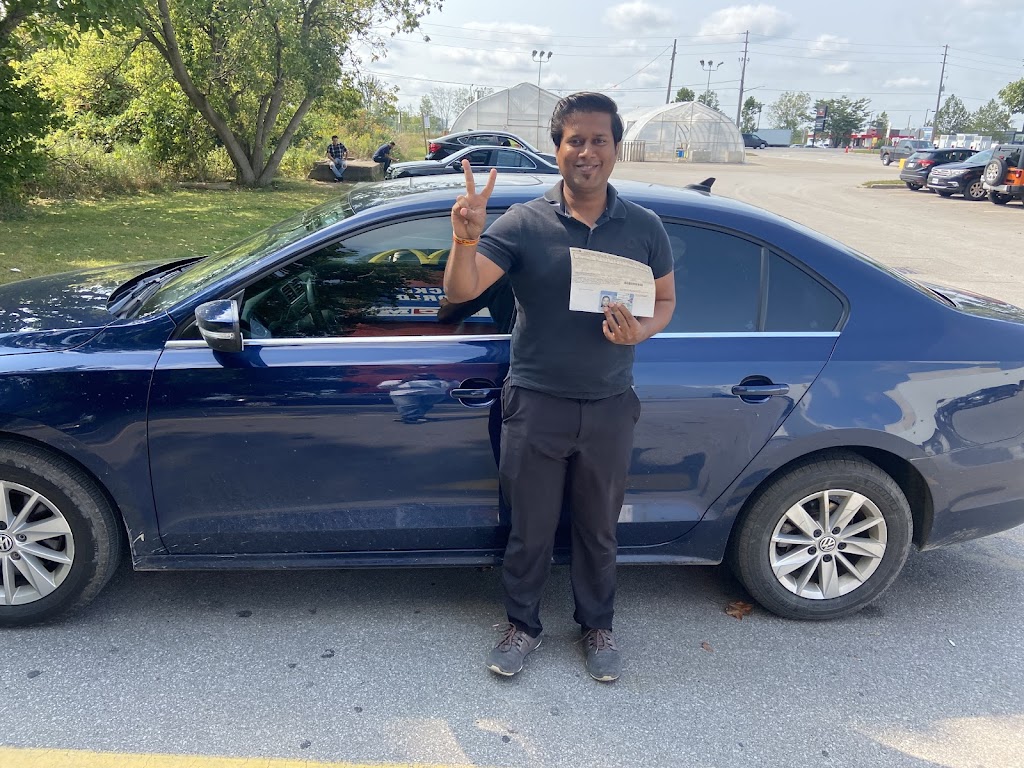 Driving instructor - (sunny) | Heardcreek Trail, London, ON N6G 0V9, Canada | Phone: (647) 774-2055